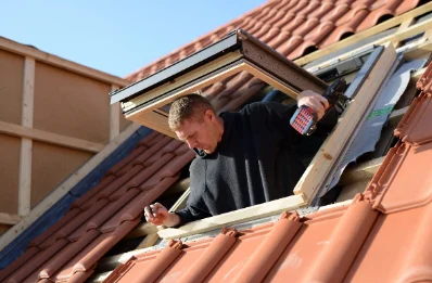 Pose de fenêtres de toit Velux à Carneville